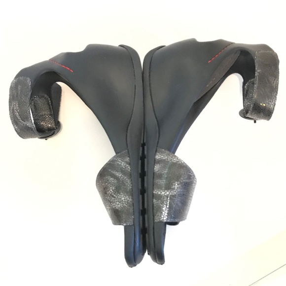 WOLKY Wedge Comfort Sandals Leather Black Metallic Gray Women’s Size 8 EU 39 - Picture 8 of 16